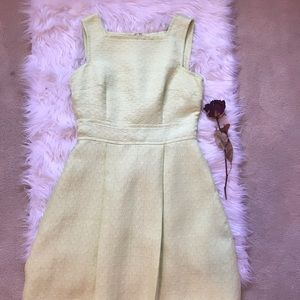 Super cute dress with rare square neck ☘️